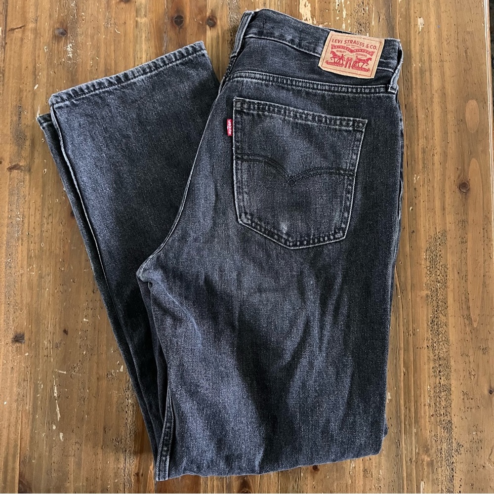 Womens Levi low pro straight distressed black size 29